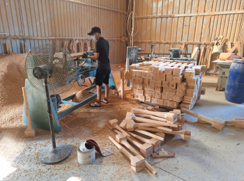 Gia Công Bàn Ghế Gỗ Theo Yêu Cầu Tại Đồng Nai